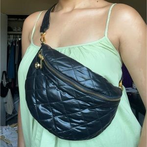 Goldno.8 Crossbody sling reversible bag